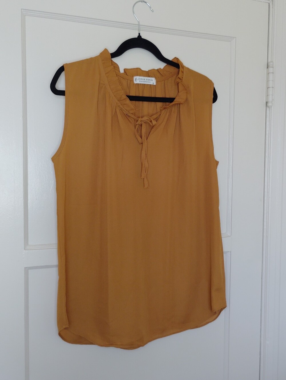 Jon & Anna Sleeveless Ruffle Tie-Neck blouse in Camel XL